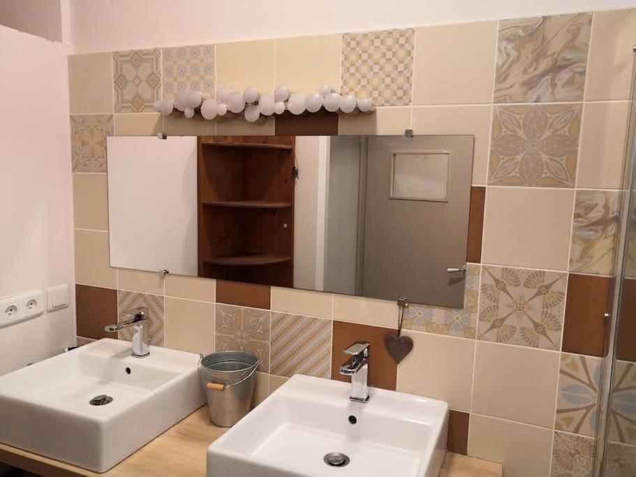 Maison Avec Piscine Dans Village Provencal. Courthézon Eksteriør billede