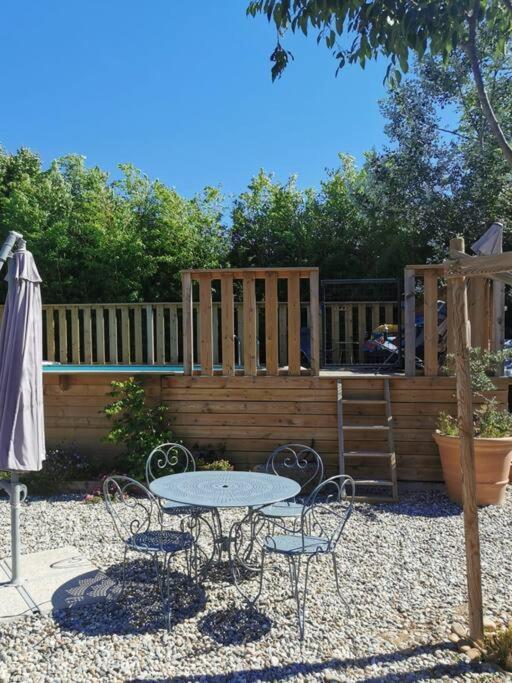 Maison Avec Piscine Dans Village Provencal. Courthézon Eksteriør billede